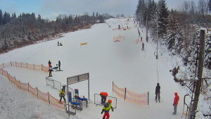 Skiareál Troják - Kamera u nástupu na vlek svah A - 10.1.2026 v 15:05 Skiareál Troják - Kamera u nástupu na vlek svah A - 10.1.2026 v 15:05