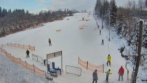 Skiareál Troják - Kamera u nástupu na vlek svah A - 10.1.2026 v 15:10 Skiareál Troják - Kamera u nástupu na vlek svah A - 10.1.2026 v 15:10