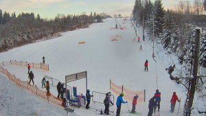 Skiareál Troják - Kamera u nástupu na vlek svah A - 10.1.2026 v 15:25 Skiareál Troják - Kamera u nástupu na vlek svah A - 10.1.2026 v 15:25