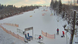 Skiareál Troják - Kamera u nástupu na vlek svah A - 10.1.2026 v 15:45 Skiareál Troják - Kamera u nástupu na vlek svah A - 10.1.2026 v 15:45