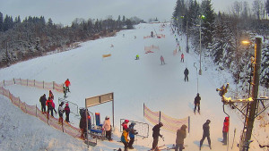 Skiareál Troják - Kamera u nástupu na vlek svah A - 10.1.2026 v 16:15 Skiareál Troják - Kamera u nástupu na vlek svah A - 10.1.2026 v 16:15