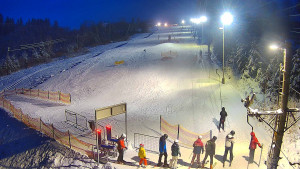 Skiareál Troják - Kamera u nástupu na vlek svah A - 10.1.2026 v 16:50 Skiareál Troják - Kamera u nástupu na vlek svah A - 10.1.2026 v 16:50