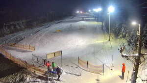 Skiareál Troják - Kamera u nástupu na vlek svah A - 10.1.2026 v 17:15 Skiareál Troják - Kamera u nástupu na vlek svah A - 10.1.2026 v 17:15