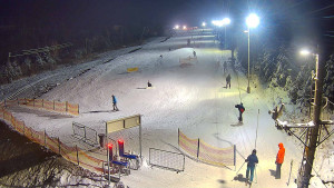 Skiareál Troják - Kamera u nástupu na vlek svah A - 10.1.2026 v 17:30 Skiareál Troják - Kamera u nástupu na vlek svah A - 10.1.2026 v 17:30