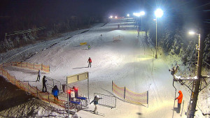 Skiareál Troják - Kamera u nástupu na vlek svah A - 10.1.2026 v 17:40 Skiareál Troják - Kamera u nástupu na vlek svah A - 10.1.2026 v 17:40