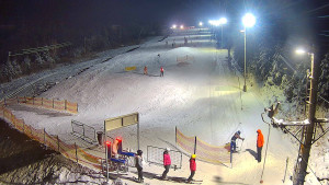 Skiareál Troják - Kamera u nástupu na vlek svah A - 10.1.2026 v 17:45 Skiareál Troják - Kamera u nástupu na vlek svah A - 10.1.2026 v 17:45