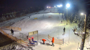 Skiareál Troják - Kamera u nástupu na vlek svah A - 10.1.2026 v 18:00 Skiareál Troják - Kamera u nástupu na vlek svah A - 10.1.2026 v 18:00
