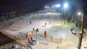 Skiareál Troják - Kamera u nástupu na vlek svah A - 10.1.2026 v 18:35 Skiareál Troják - Kamera u nástupu na vlek svah A - 10.1.2026 v 18:35