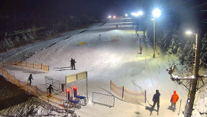 Skiareál Troják - Kamera u nástupu na vlek svah A - 10.1.2026 v 18:40 Skiareál Troják - Kamera u nástupu na vlek svah A - 10.1.2026 v 18:40