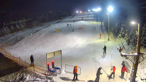 Skiareál Troják - Kamera u nástupu na vlek svah A - 10.1.2026 v 19:15 Skiareál Troják - Kamera u nástupu na vlek svah A - 10.1.2026 v 19:15