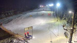 Skiareál Troják - Kamera u nástupu na vlek svah A - 10.1.2026 v 19:45 Skiareál Troják - Kamera u nástupu na vlek svah A - 10.1.2026 v 19:45