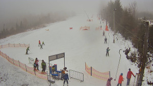 Skiareál Troják - Kamera u nástupu na vlek svah A - 24.1.2026 v 11:40 Skiareál Troják - Kamera u nástupu na vlek svah A - 24.1.2026 v 11:40