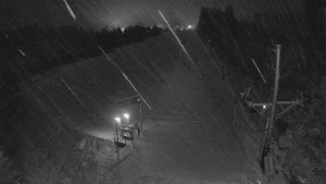 Skiareál Troják - Kamera u nástupu na vlek svah A - 31.1.2026 v 02:45 Skiareál Troják - Kamera u nástupu na vlek svah A - 31.1.2026 v 02:45