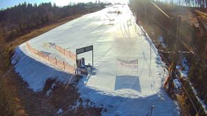 Skiareál Troják - Kamera u nástupu na vlek svah A - 3.3.2026 v 08:50 Skiareál Troják - Kamera u nástupu na vlek svah A - 3.3.2026 v 08:50