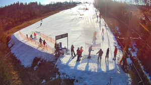 Skiareál Troják - Kamera u nástupu na vlek svah A - 3.3.2026 v 09:15 Skiareál Troják - Kamera u nástupu na vlek svah A - 3.3.2026 v 09:15