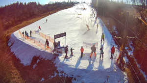 Skiareál Troják - Kamera u nástupu na vlek svah A - 3.3.2026 v 09:30 Skiareál Troják - Kamera u nástupu na vlek svah A - 3.3.2026 v 09:30