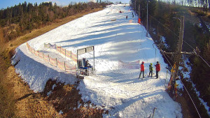 Skiareál Troják - Kamera u nástupu na vlek svah A - 3.3.2026 v 13:00 Skiareál Troják - Kamera u nástupu na vlek svah A - 3.3.2026 v 13:00