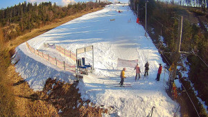 Skiareál Troják - Kamera u nástupu na vlek svah A - 3.3.2026 v 14:25 Skiareál Troják - Kamera u nástupu na vlek svah A - 3.3.2026 v 14:25
