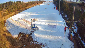 Skiareál Troják - Kamera u nástupu na vlek svah A - 3.3.2026 v 15:10 Skiareál Troják - Kamera u nástupu na vlek svah A - 3.3.2026 v 15:10