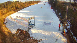 Skiareál Troják - Kamera u nástupu na vlek svah A - 3.3.2026 v 15:25 Skiareál Troják - Kamera u nástupu na vlek svah A - 3.3.2026 v 15:25