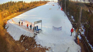 Skiareál Troják - Kamera u nástupu na vlek svah A - 3.3.2026 v 15:45 Skiareál Troják - Kamera u nástupu na vlek svah A - 3.3.2026 v 15:45