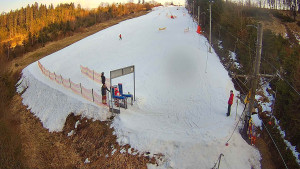 Skiareál Troják - Kamera u nástupu na vlek svah A - 3.3.2026 v 16:35 Skiareál Troják - Kamera u nástupu na vlek svah A - 3.3.2026 v 16:35