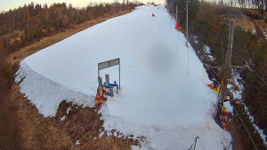 Skiareál Troják - Kamera u nástupu na vlek svah A - 3.3.2026 v 17:15 Skiareál Troják - Kamera u nástupu na vlek svah A - 3.3.2026 v 17:15