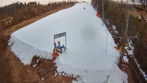 Skiareál Troják - Kamera u nástupu na vlek svah A - 3.3.2026 v 17:35 Skiareál Troják - Kamera u nástupu na vlek svah A - 3.3.2026 v 17:35