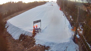 Skiareál Troják - Kamera u nástupu na vlek svah A - 5.3.2026 v 06:00 Skiareál Troják - Kamera u nástupu na vlek svah A - 5.3.2026 v 06:00