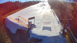 Skiareál Troják - Kamera u nástupu na vlek svah A - 5.3.2026 v 09:00 Skiareál Troják - Kamera u nástupu na vlek svah A - 5.3.2026 v 09:00