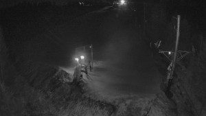 Skiareál Troják - Kamera u nástupu na vlek svah A - 10.3.2026 v 00:30 Skiareál Troják - Kamera u nástupu na vlek svah A - 10.3.2026 v 00:30