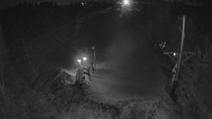 Skiareál Troják - Kamera u nástupu na vlek svah A - 10.3.2026 v 01:30 Skiareál Troják - Kamera u nástupu na vlek svah A - 10.3.2026 v 01:30