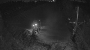 Skiareál Troják - Kamera u nástupu na vlek svah A - 10.3.2026 v 01:40 Skiareál Troják - Kamera u nástupu na vlek svah A - 10.3.2026 v 01:40