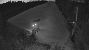 Skiareál Troják - Kamera u nástupu na vlek svah A - 10.3.2026 v 05:15 Skiareál Troják - Kamera u nástupu na vlek svah A - 10.3.2026 v 05:15