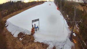 Skiareál Troják - Kamera u nástupu na vlek svah A - 10.3.2026 v 07:05 Skiareál Troják - Kamera u nástupu na vlek svah A - 10.3.2026 v 07:05