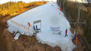 Skiareál Troják - Kamera u nástupu na vlek svah A - 13.3.2026 v 16:35 Skiareál Troják - Kamera u nástupu na vlek svah A - 13.3.2026 v 16:35