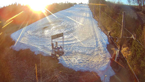 Skiareál Troják - Kamera u nástupu na vlek svah A - 19.3.2026 v 06:55 Skiareál Troják - Kamera u nástupu na vlek svah A - 19.3.2026 v 06:55