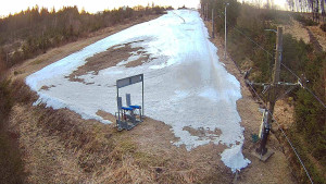 Skiareál Troják - Kamera u nástupu na vlek svah A - 25.3.2026 v 05:50 Skiareál Troják - Kamera u nástupu na vlek svah A - 25.3.2026 v 05:50