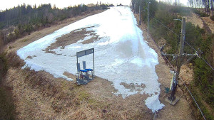 Skiareál Troják - Kamera u nástupu na vlek svah A - 25.3.2026 v 06:10 Skiareál Troják - Kamera u nástupu na vlek svah A - 25.3.2026 v 06:10