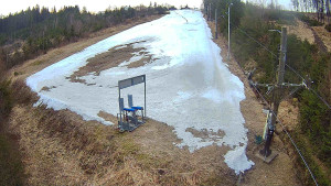 Skiareál Troják - Kamera u nástupu na vlek svah A - 25.3.2026 v 06:20 Skiareál Troják - Kamera u nástupu na vlek svah A - 25.3.2026 v 06:20
