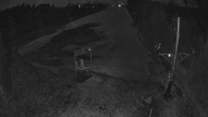 Skiareál Troják - Kamera u nástupu na vlek svah A - 31.3.2026 v 00:10 Skiareál Troják - Kamera u nástupu na vlek svah A - 31.3.2026 v 00:10