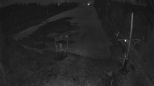 Skiareál Troják - Kamera u nástupu na vlek svah A - 31.3.2026 v 00:45 Skiareál Troják - Kamera u nástupu na vlek svah A - 31.3.2026 v 00:45