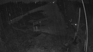 Skiareál Troják - Kamera u nástupu na vlek svah A - 31.3.2026 v 00:55 Skiareál Troják - Kamera u nástupu na vlek svah A - 31.3.2026 v 00:55