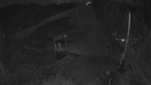 Skiareál Troják - Kamera u nástupu na vlek svah A - 31.3.2026 v 01:20 Skiareál Troják - Kamera u nástupu na vlek svah A - 31.3.2026 v 01:20