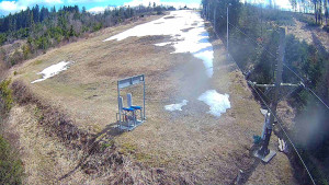 Skiareál Troják - Kamera u nástupu na vlek svah A - 5.4.2026 v 12:25 Skiareál Troják - Kamera u nástupu na vlek svah A - 5.4.2026 v 12:25