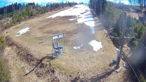 Skiareál Troják - Kamera u nástupu na vlek svah A - 5.4.2026 v 13:05 Skiareál Troják - Kamera u nástupu na vlek svah A - 5.4.2026 v 13:05