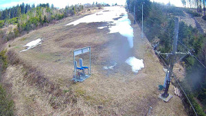 Skiareál Troják - Kamera u nástupu na vlek svah A - 5.4.2026 v 13:20 Skiareál Troják - Kamera u nástupu na vlek svah A - 5.4.2026 v 13:20