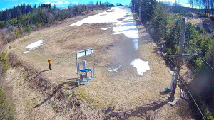 Skiareál Troják - Kamera u nástupu na vlek svah A - 5.4.2026 v 13:25 Skiareál Troják - Kamera u nástupu na vlek svah A - 5.4.2026 v 13:25