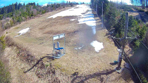 Skiareál Troják - Kamera u nástupu na vlek svah A - 5.4.2026 v 13:35 Skiareál Troják - Kamera u nástupu na vlek svah A - 5.4.2026 v 13:35