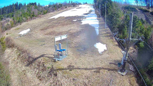 Skiareál Troják - Kamera u nástupu na vlek svah A - 5.4.2026 v 14:55 Skiareál Troják - Kamera u nástupu na vlek svah A - 5.4.2026 v 14:55